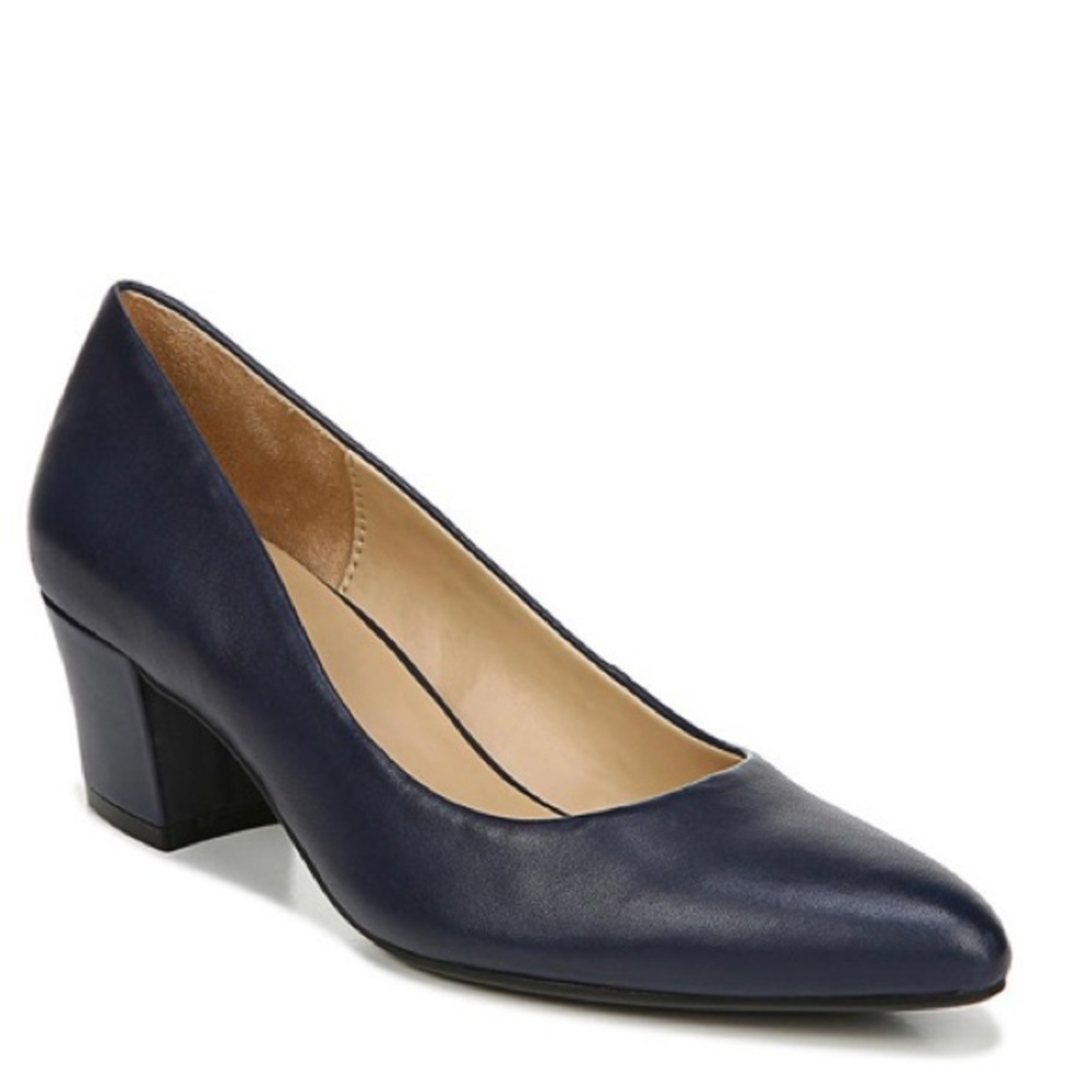 Naturalizer Carmen Leather Pump